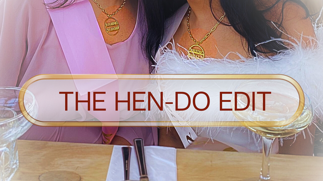 Bride with her Brides Maids enjoying Jéy Jewels jewellery