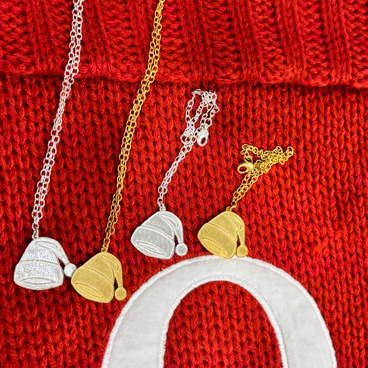 Santa Cap Dangling Bracelet - Gold